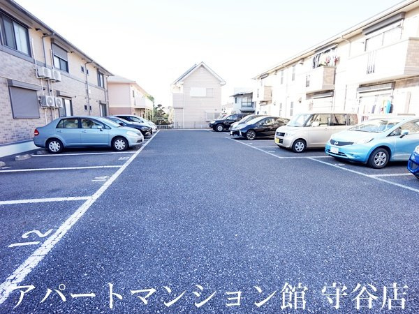 メゾン森Ⅻの駐車場