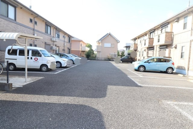 メゾン森Ⅻの駐車場