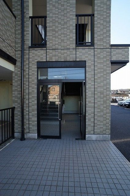 プロスパ八柱のエントランス