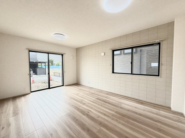 ピースタウン東近江外町Ⅰ建売の居間・リビング