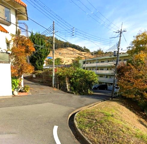 甲陽園東山町の周辺|2台駐車可能・ハイルーフ車可能