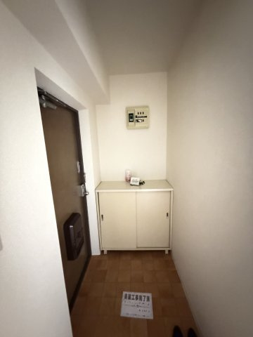 メゾン赤井の玄関