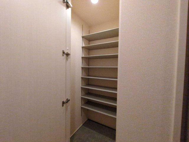 ロータス長町B棟の玄関