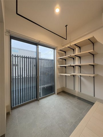 GROOM泗水Bの玄関