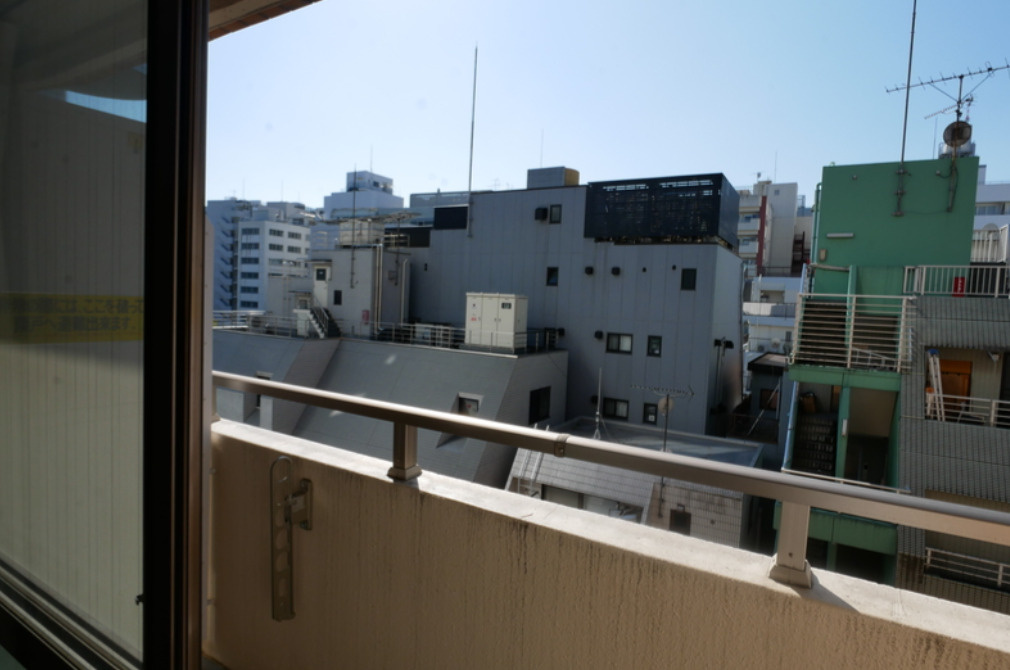 ライオンズマンション新宿御苑前No.2のバルコニー|ライオンズマンション新宿御苑前No.2