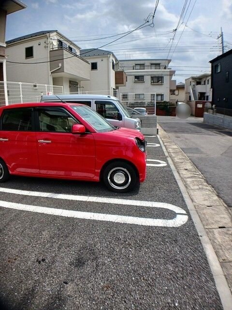 プリミエール西都賀の駐車場