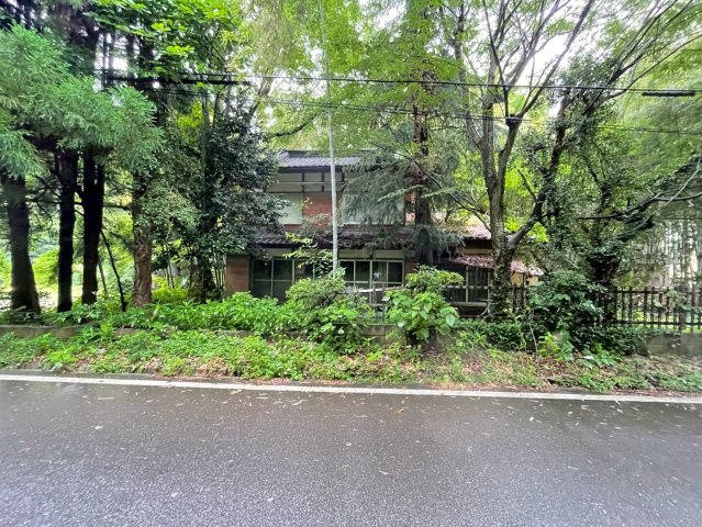 龍ケ崎市泉町　中古戸建の前面道路含む現地写真