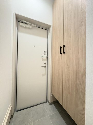 GROOM泗水Bの玄関