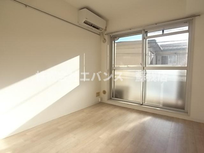 【寝室】 | マリオン本千葉 | 落ち着いて過ごせるお部屋なので、寝室にいかがでしょうか