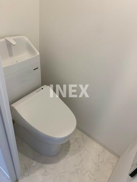 横浜市南区山王町４丁目の賃貸マンションのトイレ