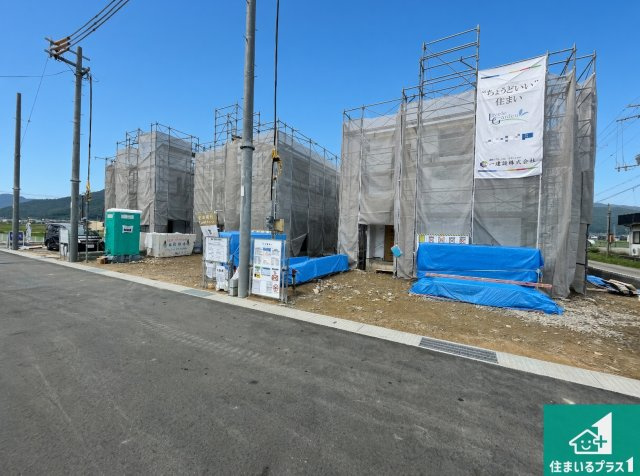 丹波市柏原町南多田　新築一戸建ての前面道路含む現地写真|周辺は落ち着いた街並みの住宅地！子育てがしやすい住環境です！まだ未完成ですが、現地でしかわからない事もございます。是非一度ご覧ください。