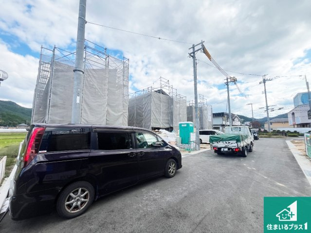 丹波市柏原町南多田　新築一戸建ての前面道路含む現地写真|周辺は落ち着いた街並みの住宅地！子育てがしやすい住環境です！まだ未完成ですが、現地でしかわからない事もございます。是非一度ご覧ください。