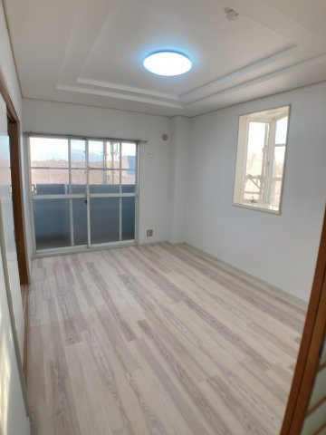 ニューリタンスの洋室|別部屋同間取りのお写真となります。参考にご覧くださいませ。