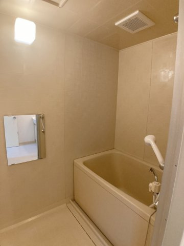 ニューリタンスの浴室|別部屋同間取りのお写真となります。参考にご覧くださいませ。