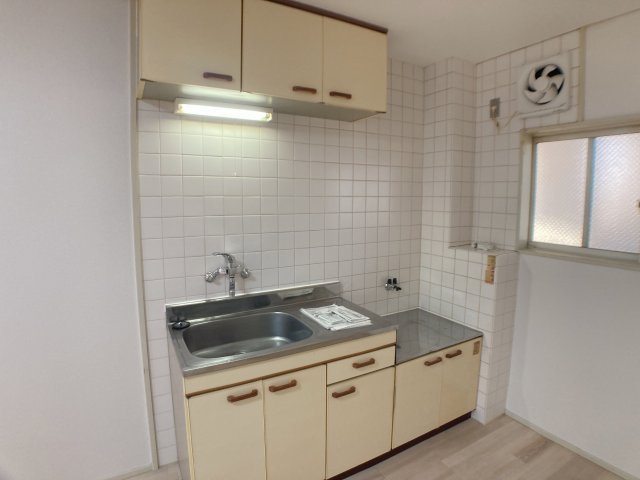 ニューリタンスのキッチン|別部屋同間取りのお写真となります。参考にご覧くださいませ。