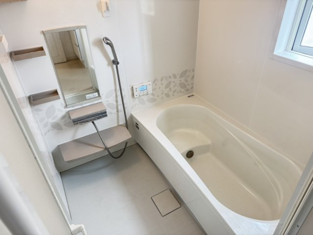 藤枝市　大東町　中古住宅　4LDKの浴室