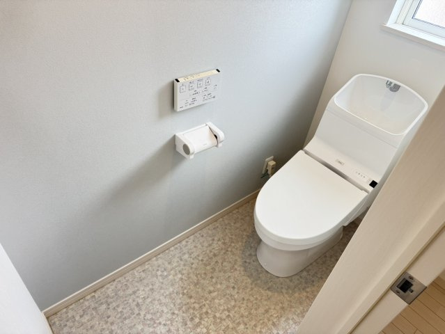 藤枝市　大東町　中古住宅　4LDKのトイレ