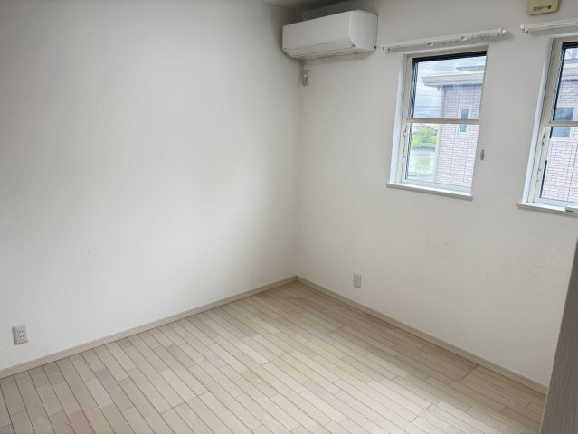 藤枝市　大東町　中古住宅　4LDKの洋室