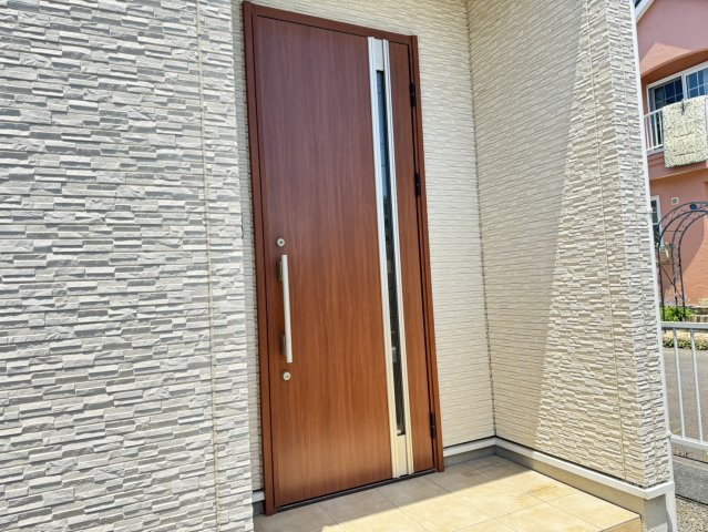 藤枝市　大東町　中古住宅　4LDKの玄関
