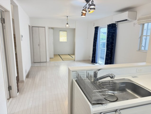 藤枝市　大東町　中古住宅　4LDKの居間・リビング