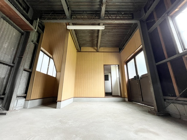 富田林市東板持町二丁目戸建のロビー