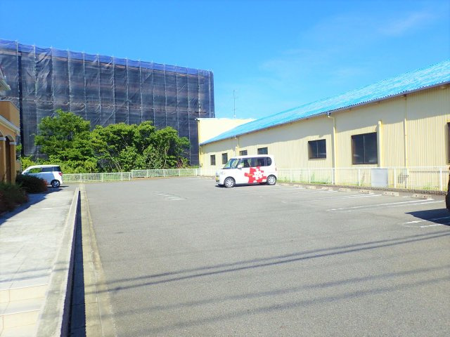 ハーモニーの駐車場