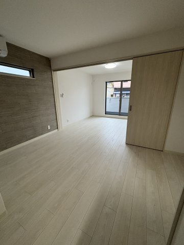 フォレストクリエオーレ城垣町弐番館の居間・リビング