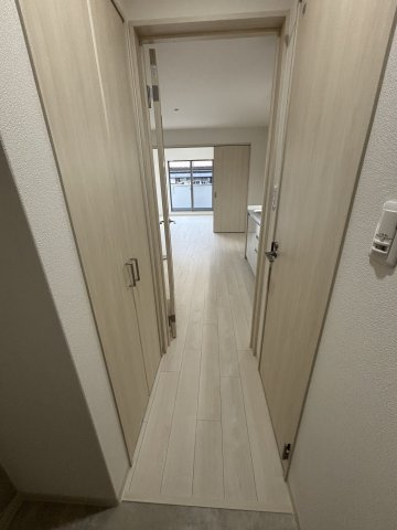 フォレストクリエオーレ城垣町弐番館の玄関
