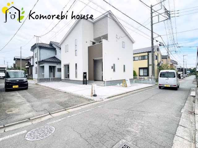 鴻巣神明　第4　新築一戸建て　LiveleGardenS　01の前面道路含む現地写真|前面道路含む現地写真です
