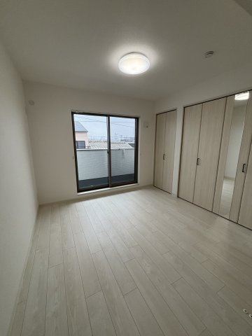 フォレストクリエオーレ城垣町弐番館の洋室