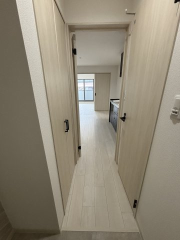 フォレストクリエオーレ城垣町弐番館の玄関