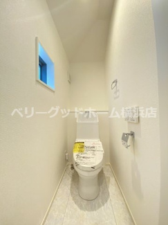 【トイレ】 | 横浜市泉区和泉中央北　新築分譲住宅　全２棟/今回販売２棟 | トイレ（施工例）