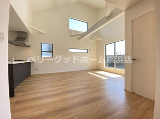 【居間・リビング】 | 横浜市泉区和泉中央北　新築分譲住宅　全２棟/今回販売２棟 | リビング（施工例）