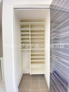 【収納】 | 横浜市泉区和泉中央北　新築分譲住宅　全２棟/今回販売２棟 | シューズクローク（施工例）