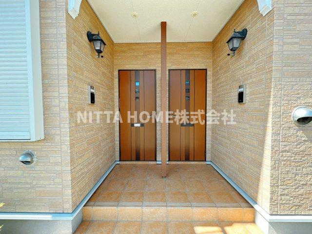 サンリットタウン日高Ⅱのエントランス|最上階の角部屋に空き予定です！