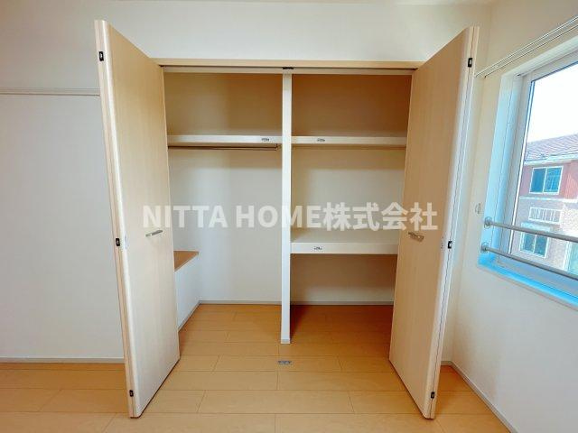 サンリットタウン日高Ⅱの収納|大きなクローゼットが付いています☆