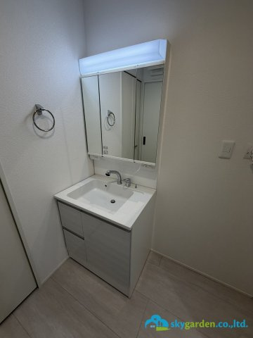平塚市小鍋島2期　新築戸建　全6棟5号棟の独立洗面台