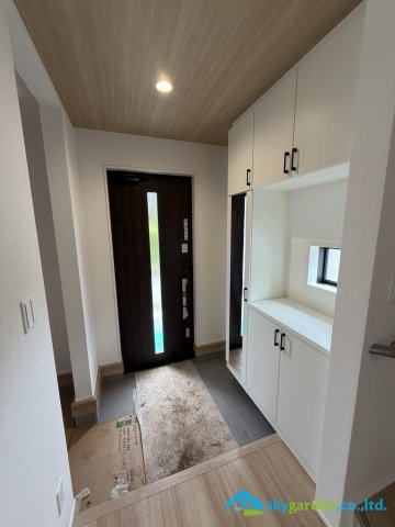 平塚市小鍋島2期　新築戸建　全6棟5号棟の玄関