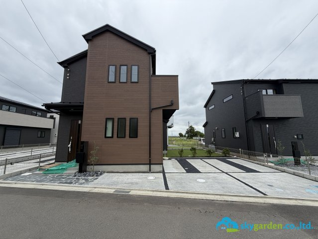 平塚市小鍋島2期　新築戸建　全6棟5号棟の前面道路含む現地写真