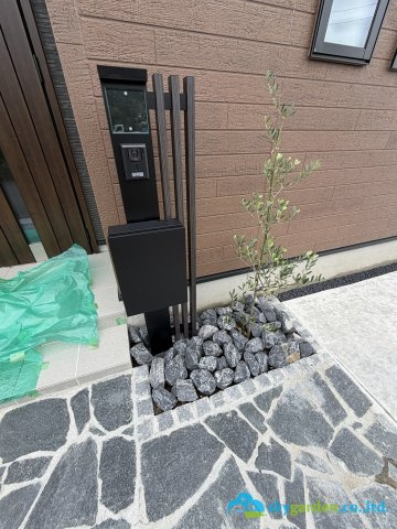平塚市小鍋島2期　新築戸建　全6棟5号棟の玄関