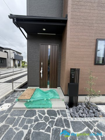 平塚市小鍋島2期　新築戸建　全6棟5号棟の玄関