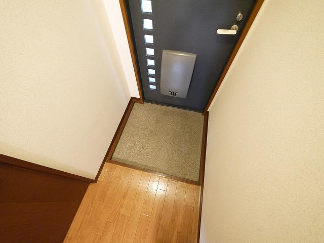 ファミーユ下山の玄関|明るい玄関です