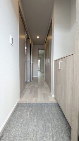 グランディール古市橋の玄関