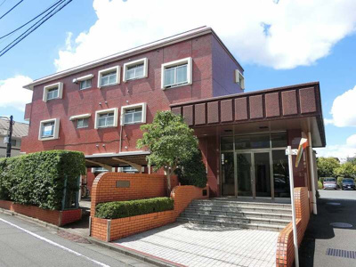 【外観】 | ヒルトップマンション | 鉄筋コンクリート造のがっちりとした建物。