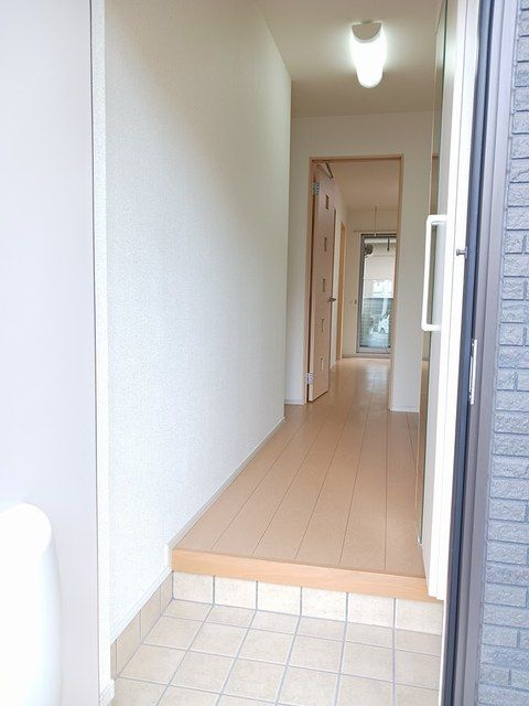 ソイビーンズ　ウッドの玄関
