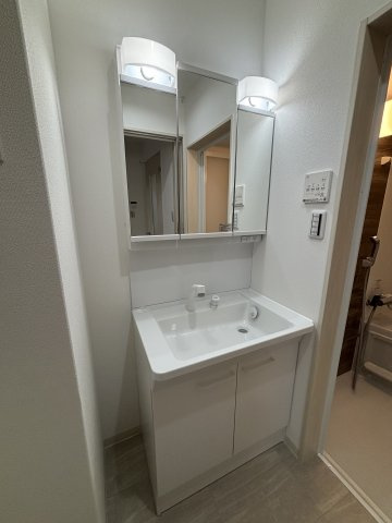フォレストクリエオーレ城垣町弐番館の洗面所