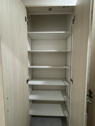 フォレストクリエオーレ城垣町弐番館の収納