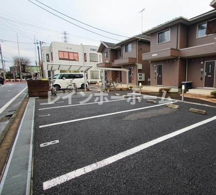 エピナールイーストの駐車場