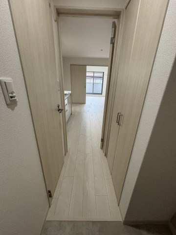 フォレストクリエオーレ城垣町弐番館の玄関