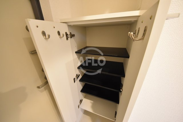 APRILE南森町の玄関|APRILE南森町（旧名：アスール南森町）　シューズボックス